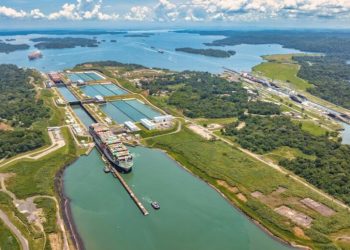 El Canal de Panamá prevé movilizar 457.3 millones de toneladas de carga en 2027.
