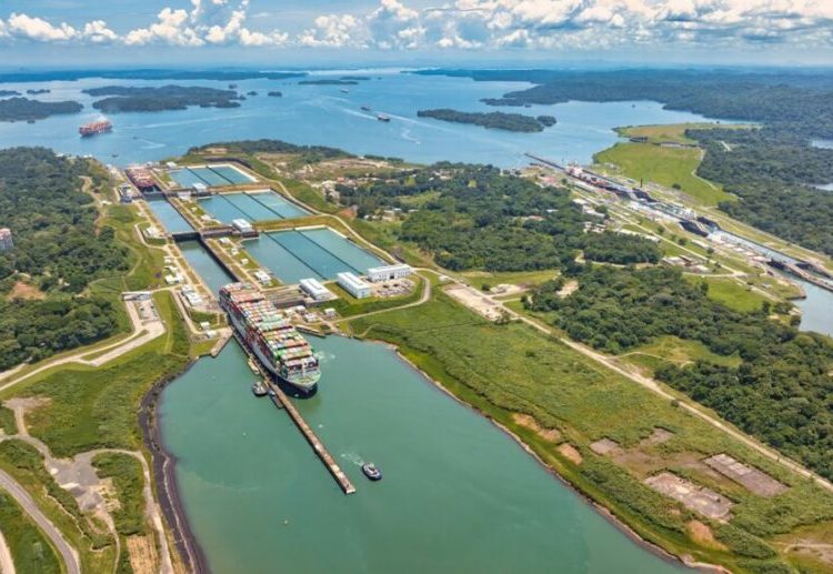 El Canal de Panamá prevé movilizar 457.3 millones de toneladas de carga en 2027.
