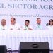 La firma fue realizada por el presidente ejecutivo de Grupo Ramos, Iván Mejía, y el presidente ejecutivo de la JAD, Osmar Benitez, durante el XXVIII Encuentro de Líderes del Sector Agropecuario, celebrado en Bávaro, La Altagracia.