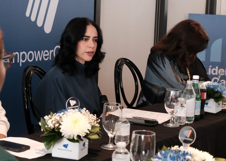 Natalia Vásquez Guzmán abordó los principales desafíos que enfrenta el mercado laboral dominicano.