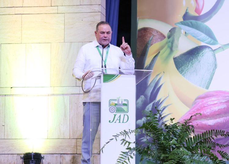 Oliverio Espaillat vincula formación con modernización de condiciones de trabajo dentro del sector agropecuario.