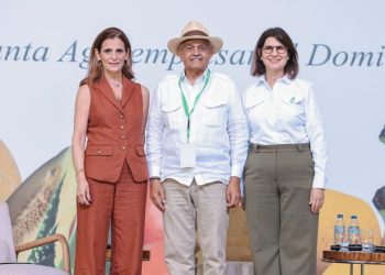 Ligia Bonetti, Osmar Benítez y Mercedes Ramos.