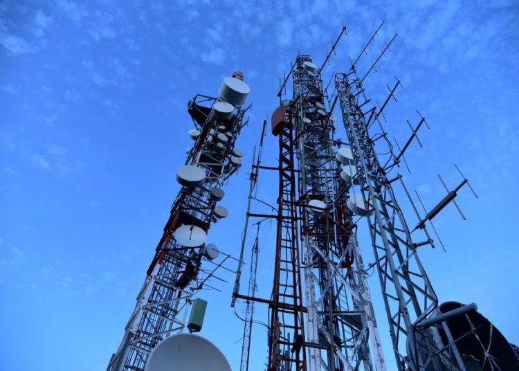 Claudia García, directora de Comtec, indica que las telecomunicaciones son una infraestructura esencial para el desarrollo económico y social.