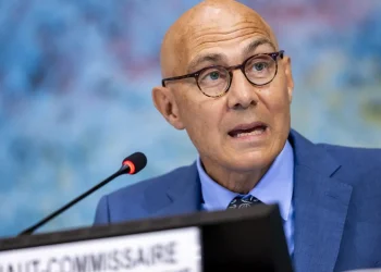 Volker Türk anunció que solicitará a las empresas del sector medidas para reducir los riesgos bajo su control.