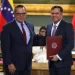 El acuerdo contempla el desarrollo de 17 campos petroleros con reservas de 65,000 millones de barriles.