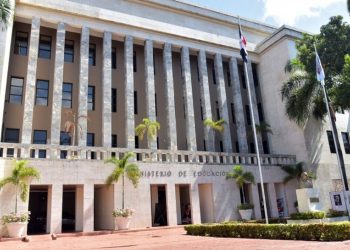 El informe destaca que 12% de estudiantes dominicanos de menor nivel socioeconómico se ubican entre el 25% de mejor desempeño en ciencias del país.