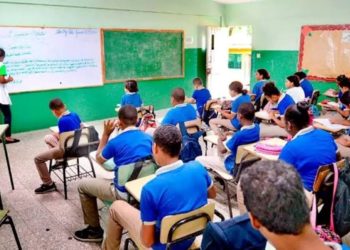 El informe indica que menos estudiantes dominicanos que el promedio de países de la OCDE obtuvieron resultados sobresalientes.