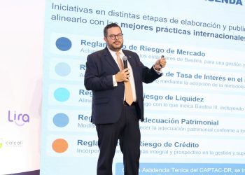Enmanuel Cedeño Brea explica que la SB trabaja sobre tres pilares para cerrar brechas existentes con los estándares internacionales.