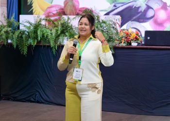 Ibelka Paulino, presidenta de la cooperativa de productores de aguacate de San José de Ocoa, expuso las dificultades del sector.