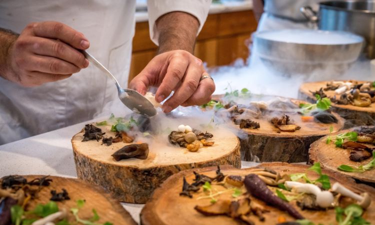 Los expertos en cocina figuran entre los perfiles más solicitados por las empresas hoteleras.