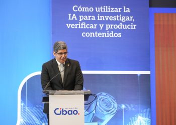 Disla explica cómo estas tecnologías pueden ampliar las capacidades de los profesionales de la comunicación para procesar grandes volúmenes de información.