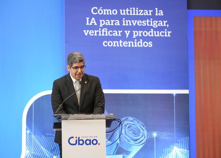 Disla explica cómo estas tecnologías pueden ampliar las capacidades de los profesionales de la comunicación para procesar grandes volúmenes de información.