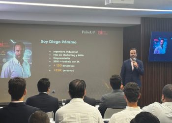 Páramo sostuvo que transformación tecnológica requiere preparar al talento humano para trabajar con nuevas herramientas.