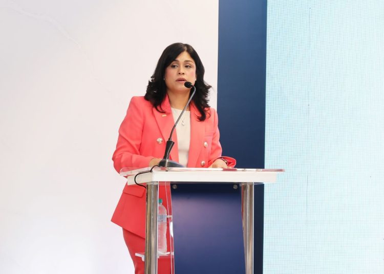 La presidente de Barrick Pueblo Viejo, Gisselle Valera, indicó que la empresa continúa trabajando en la eficiencia productiva.