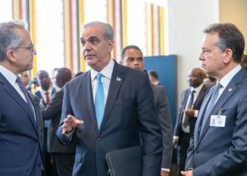 Luis Abinader y Khaled El-Enany durante su reunión bilateral en la sede de las Naciones Unidas.