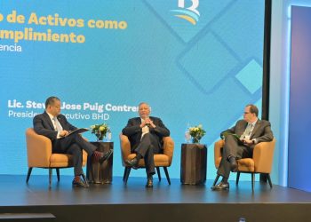 El encuentro incluyó conferencias y paneles sobre riesgos, cumplimiento y prevención del lavado de activos.