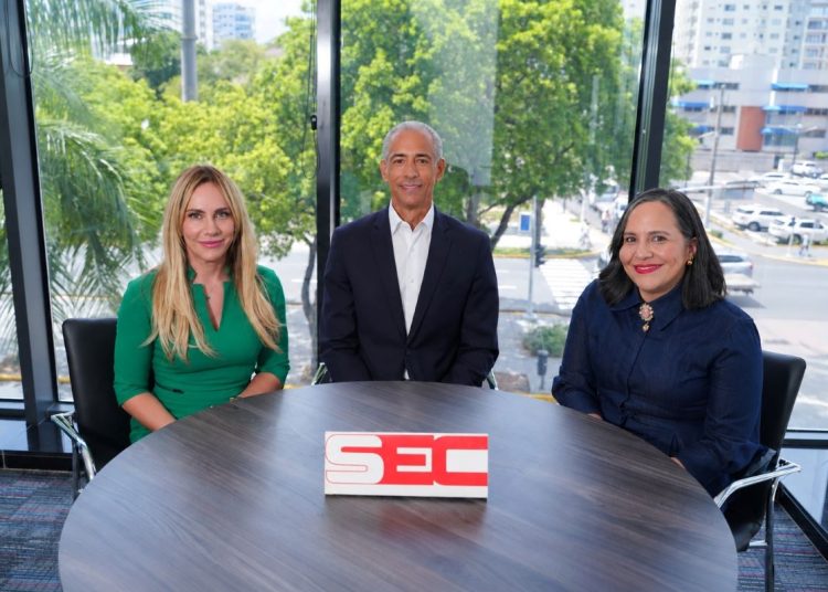 Idalia Cabrera, CEO de EH+; Demetrio Almonte, presidente de SEC; y Daniela Collado, directora ejecutiva de la SEC.