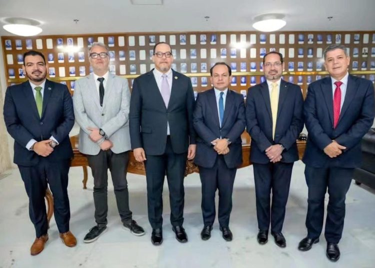 Hasta el momento de su designación, Valentín Santos se desempeñaba como coordinador de las defensorías publicistas de la región del Caribe.