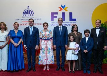 Fátima Guzmán, Yira Ramonet, Roberto Ángel Salcedo, Raquel Peña, José Mármol, Amaia Mármol, Soraya Lara de Mármol, Gonzalo Mármol y Pastor de Moya.