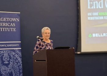 La profesora de Georgetown, Judith Feder, explicó que existe una ira acumulada contra las aseguradoras privadas por su capacidad de negar atención mientras gestionan beneficios.