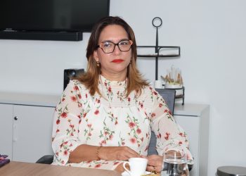 Katty Cepeda destacó la importancia de fortalecer el mercado de capitales para ampliar las opciones de financiamiento de las empresas dominicanas.