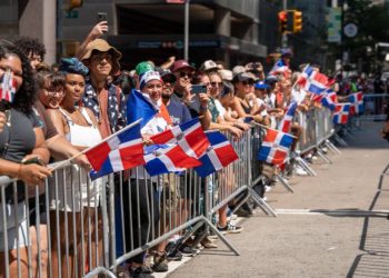 El grupo de dominicanos de 0 a 25 años representa el 39.9 % de la población registrada en América del Norte.