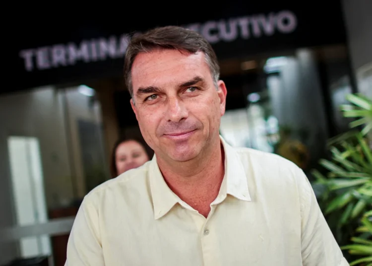 Si el primogénito del expresidente Jair Bolsonaro termina con más del 50% de los sufragios, ganará en primera vuelta.