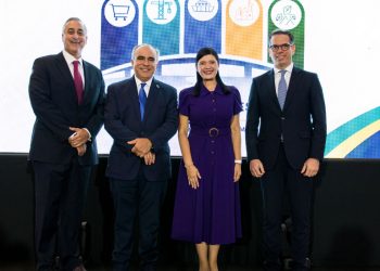 Celso Juan Marranzini, Cesar Dargam, Gabriel Diez y la ministra de Trabajo de Panamá.