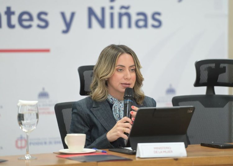 Gloria Reyes destaca importancia de fortalecer la prevención y participación de distintos sectores de la sociedad.