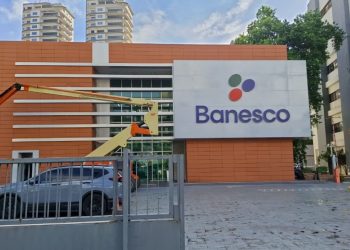 Hidalgo afirma que el problema real de Banesco no era su identidad visual, sino la experiencia del cliente.