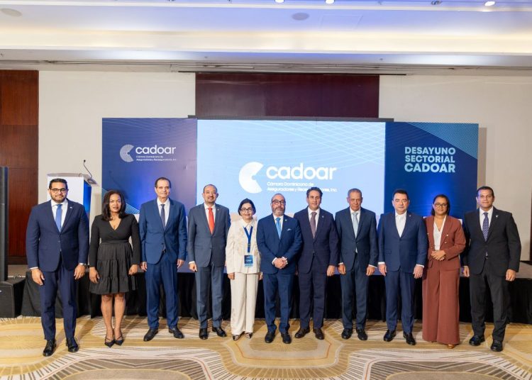 Ejecutivos y representantes de las principales compañías de seguros participaron en el encuentro.