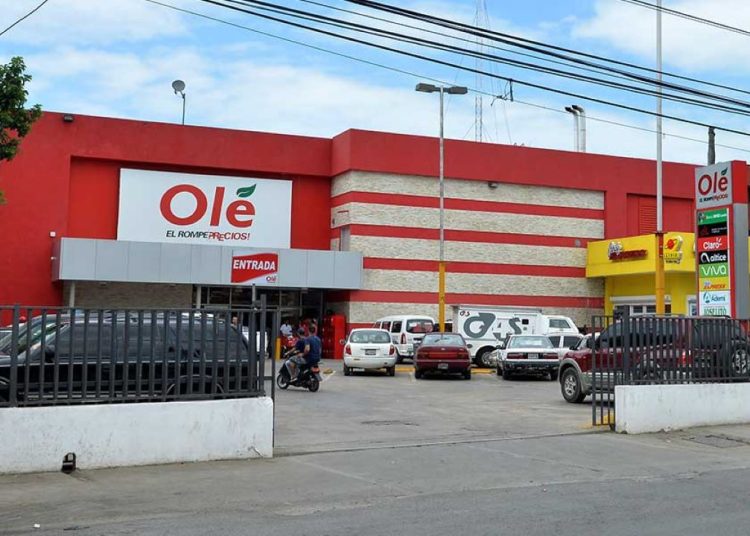 A este reclamo se han unido trabajadores de las sucursales de Las Américas, Villa Mella, Plaza Pablo Mella, en la autopista Duarte, y Ciudad Juan Bosch.