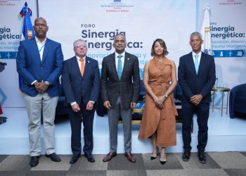 Expertos y representantes del sector energético participaron en el foro organizado por el Viceministerio de Innovación y Transición Energética, como parte de las actividades conmemorativas del Día Mundial del Ahorro de Energía.
