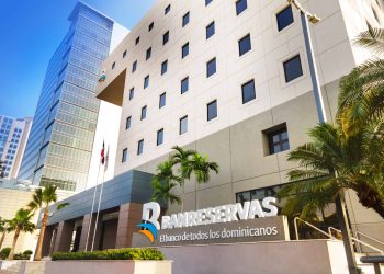 El presidente ejecutivo de Banreservas, Leonardo Aguilera, valoró la distinción como un reconocimiento a la fortaleza institucional del banco.