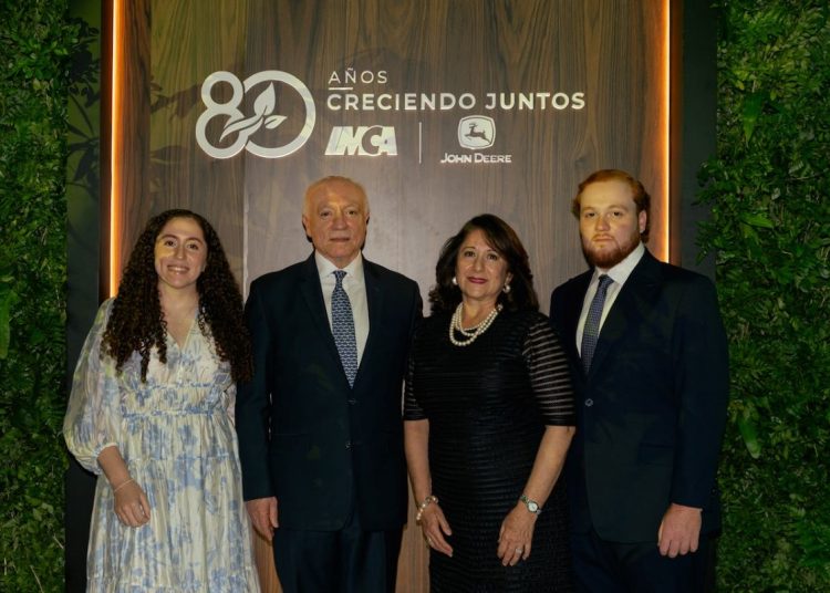Mónica Esteva, Pedro Esteva, Tania Esteva y Juan Pedro Esteva.