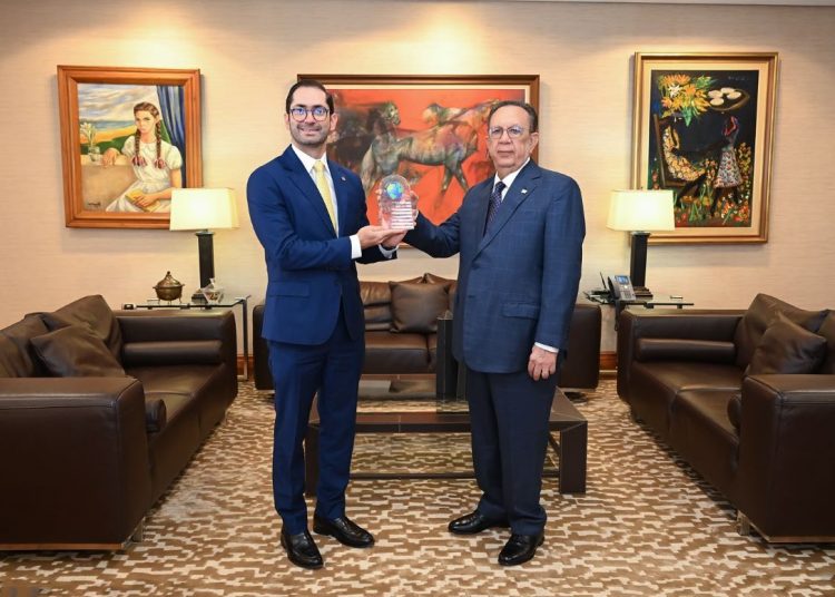 La distinción fue anunciada en las reuniones anuales del FMI y BM, durante una ceremonia celebrada en Bangkok, Tailandia.